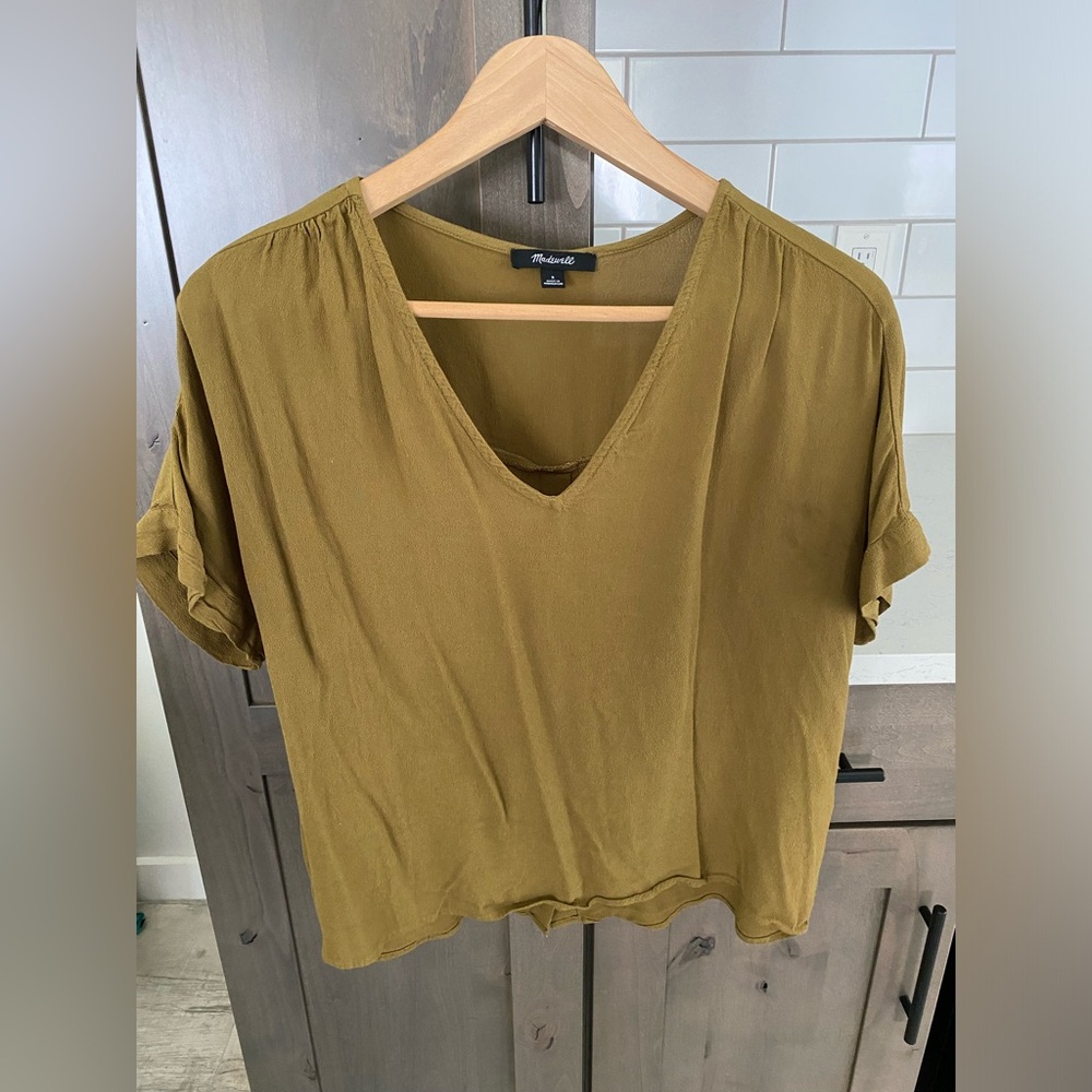 Madewell button back shirt in Olive